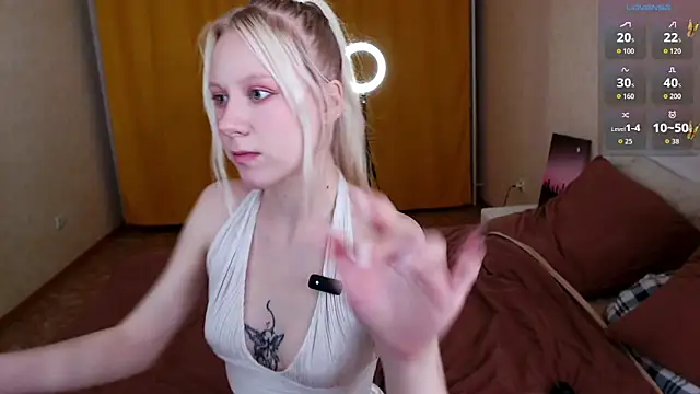 Snapshot of Mary_Kitty88 chatting on February 4, 2026, 10:15 pm Mary Kitty88 online show from February 4, 2026, 10:15 pm