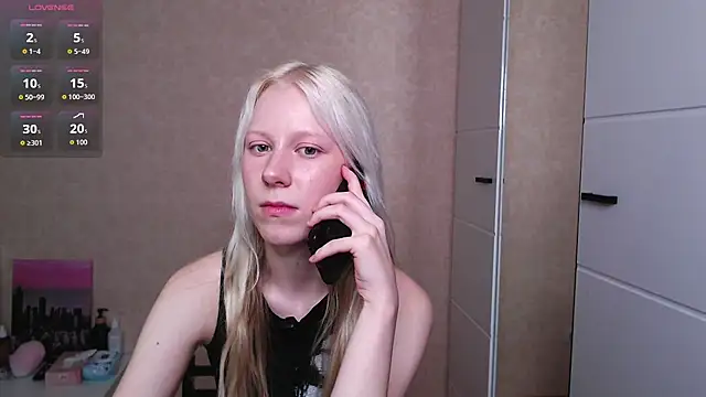 Snapshot of Mary_Kitty88 chatting on July 8, 2026, 8:19 am Mary Kitty88 online show from July 8, 2026, 8:19 am