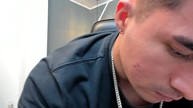 Snapshot of Brad_Summer chatting on February 12, 2025, 5:16 pm Brad Summer online show from February 12, 2025, 5:16 pm