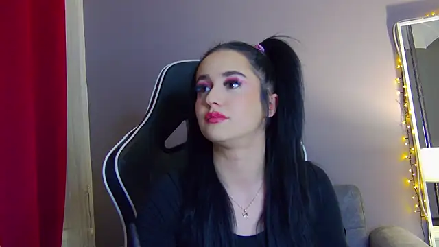 Snapshot of Eva_Lovvia_ chatting on February 19, 2025, 7:59 pm Eva Lovvia online show from February 19, 2025, 7:59 pm