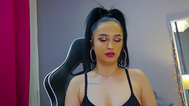 Snapshot of Eva_Lovvia_ chatting on February 20, 2025, 7:41 pm Eva Lovvia online show from February 20, 2025, 7:41 pm