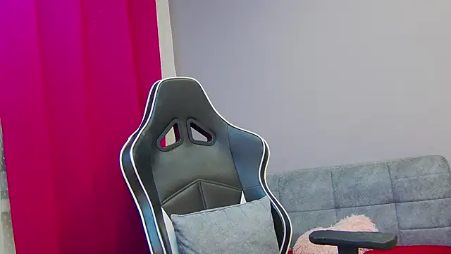 Snapshot of Eva_Lovvia_ chatting on February 21, 2025, 4:37 pm Eva Lovvia online show from February 21, 2025, 4:37 pm