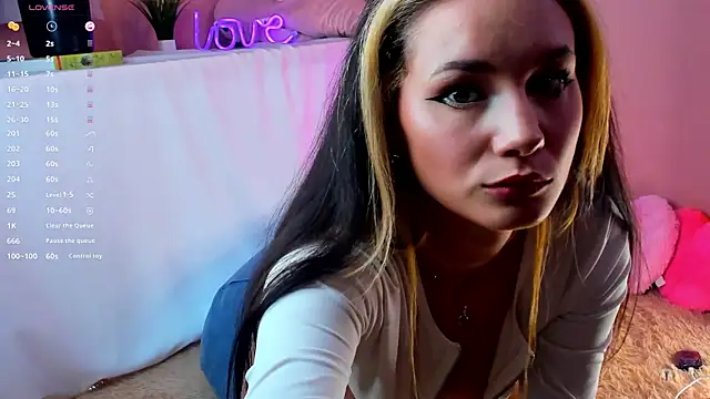 Snapshot of too_sexxxy chatting on March 11, 2025, 7:36 pm too sexxxy online show from March 11, 2025, 7:36 pm