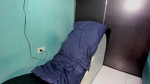 CoupleTwink12 online show from February 17, 2025, 10:47 pm