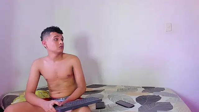 CoupleTwink12 online show from April 3, 2026, 8:40 pm