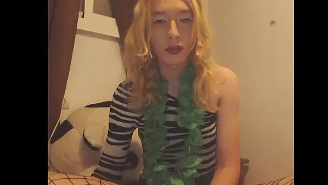 Snapshot of Rudy__Ryabina chatting on March 17, 2025, 9:34 pm Rudy Ryabina online show from March 17, 2025, 9:34 pm