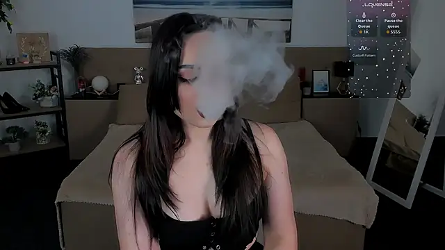 Snapshot of Noirael chatting on October 3, 2025, 8:50 pm Noirael online show from October 3, 2025, 8:50 pm