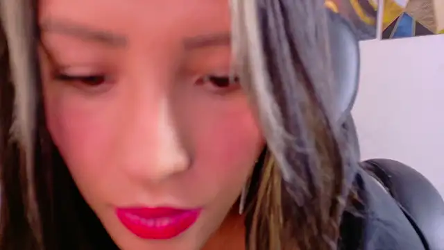 Snapshot of ArianaGolden chatting on February 28, 2026, 5:36 pm ArianaGolden online show from February 28, 2026, 5:36 pm