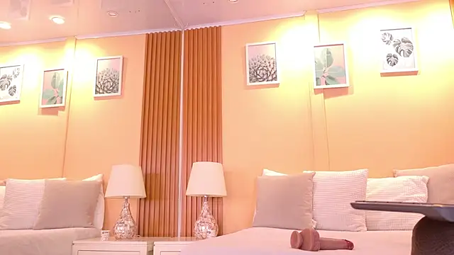 Snapshot of ArianaGolden chatting on March 1, 2026, 5:42 am ArianaGolden online show from March 1, 2026, 5:42 am