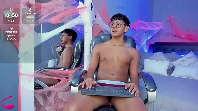 Snapshot of Dawn16_ chatting on October 20, 2025, 8:42 pm Dawn16 online show from October 20, 2025, 8:42 pm