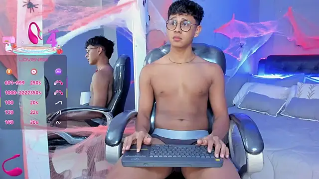 Snapshot of Dawn16_ chatting on October 31, 2025, 9:05 pm Dawn16 online show from October 31, 2025, 9:05 pm