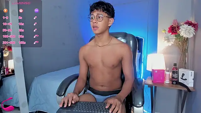 Snapshot of Dawn16_ chatting on November 12, 2025, 8:52 pm Dawn16 online show from November 12, 2025, 8:52 pm