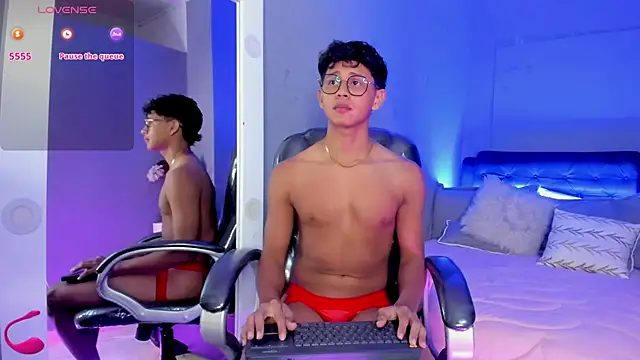 Snapshot of Dawn16_ chatting on November 18, 2025, 10:03 pm Dawn16 online show from November 18, 2025, 10:03 pm