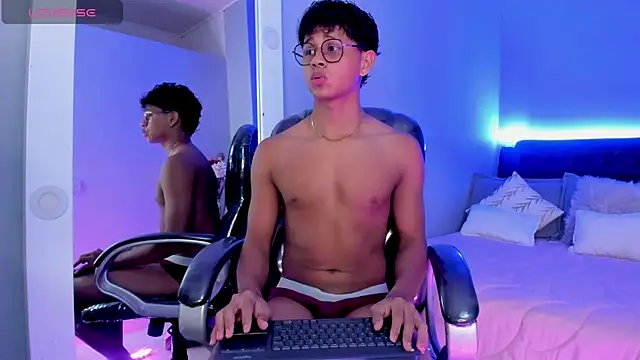 Snapshot of Dawn16_ chatting on November 27, 2025, 8:33 pm Dawn16 online show from November 27, 2025, 8:33 pm