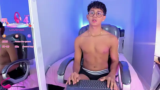 Snapshot of Dawn16_ chatting on November 30, 2025, 1:59 pm Dawn16 online show from November 30, 2025, 1:59 pm