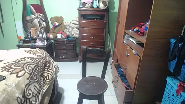 jazmin mature  online show from October 28, 2025, 1:03 pm