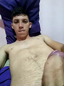 Snapshot of welitonzz28 chatting on March 10, 2026, 4:06 am welitonzz28 online show from March 10, 2026, 4:06 am