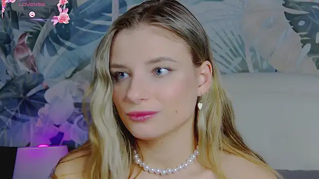 LanaSparks online show from March 7, 2025, 11:40 am