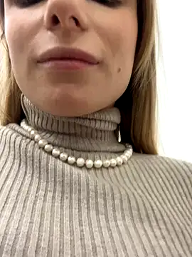 LanaSparks online show from September 18, 2025, 4:25 am