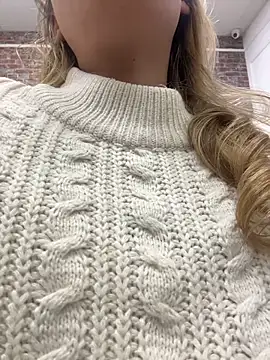 LanaSparks online show from December 18, 2025, 4:18 am