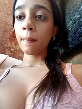Snapshot of Zoe_Sweett18 chatting on January 21, 2025, 7:39 pm Zoe Sweett18 online show from January 21, 2025, 7:39 pm