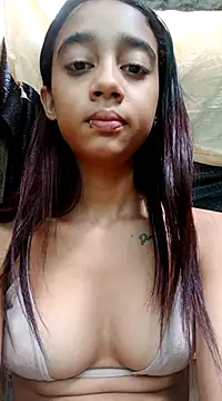 Snapshot of Zoe_Sweett18 chatting on February 18, 2025, 1:11 pm Zoe Sweett18 online show from February 18, 2025, 1:11 pm
