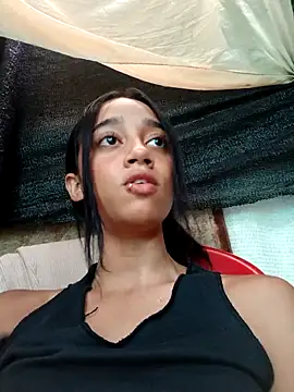 Snapshot of Zoe_Sweett18 chatting on March 21, 2025, 7:46 pm Zoe Sweett18 online show from March 21, 2025, 7:46 pm