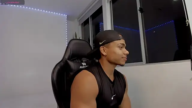 Snapshot of XavierColeman chatting on April 30, 2026, 1:23 am XavierColeman online show from April 30, 2026, 1:23 am
