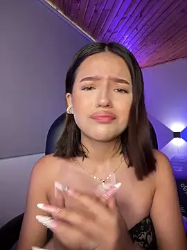 Snapshot of Sofia18_pinkk chatting on March 4, 2026, 8:26 pm Sofia18 pinkk online show from March 4, 2026, 8:26 pm