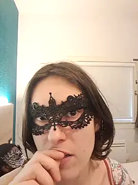 fleur pourpe2 online show from February 16, 2025, 4:32 pm