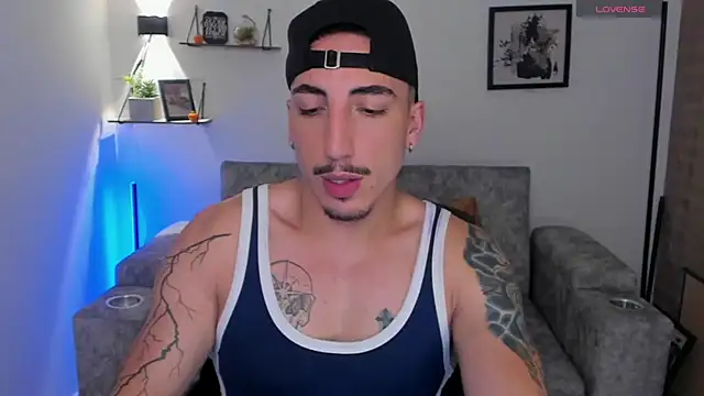 dylanspencer28 online show from October 20, 2025, 11:27 pm