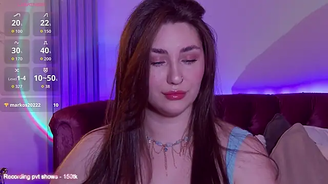 Snapshot of KiraBarlows chatting on December 1, 2025, 8:47 pm KiraBarlows online show from December 1, 2025, 8:47 pm