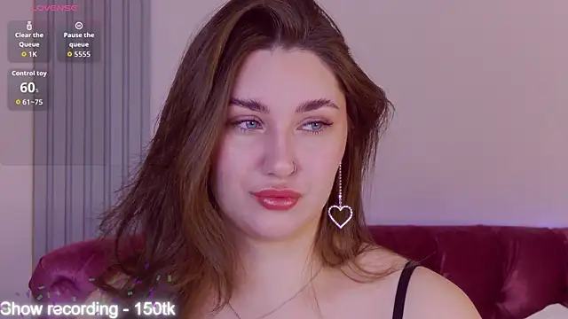 Snapshot of KiraBarlows chatting on February 7, 2026, 8:34 pm KiraBarlows online show from February 7, 2026, 8:34 pm