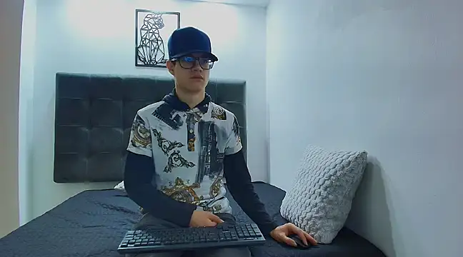 wolfandsky online show from February 8, 2025, 11:12 am