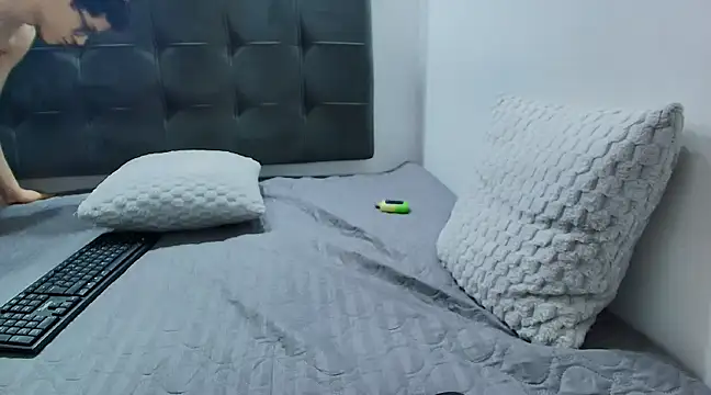 wolfandsky online show from February 11, 2025, 5:29 pm