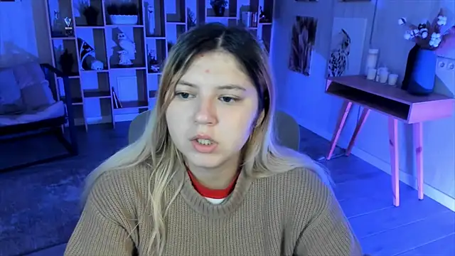 DiaAngell online show from October 13, 2025, 7:14 pm