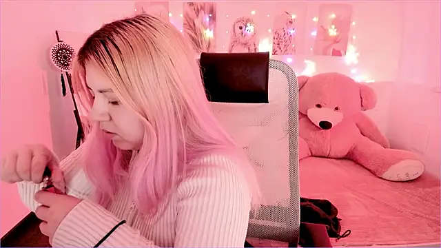 Snapshot of DiaAngell chatting on January 31, 2026, 7:23 pm DiaAngell online show from January 31, 2026, 7:23 pm