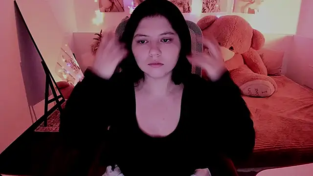 DiaAngell online show from May 24, 2026, 7:41 pm