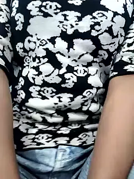 Snapshot of Leoni_G chatting on December 21, 2025, 7:59 am Leoni G online show from December 21, 2025, 7:59 am