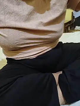 motuuu69 online show from June 18, 2026, 2:21 pm