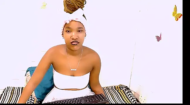 Snapshot of EroticSexyPrada chatting on March 7, 2025, 8:02 am EroticSexyPrada online show from March 7, 2025, 8:02 am