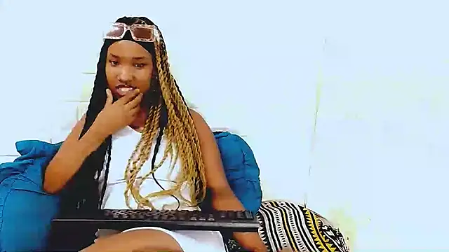 Snapshot of EroticSexyPrada chatting on March 22, 2025, 1:54 am EroticSexyPrada online show from March 22, 2025, 1:54 am