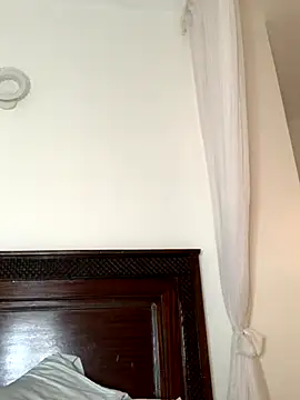 madell online show from November 5, 2025, 6:35 am