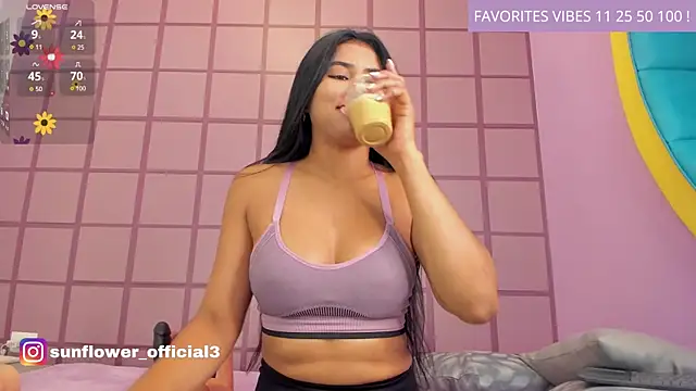 Snapshot of LissMonroe chatting on March 6, 2025, 10:41 am LissMonroe online show from March 6, 2025, 10:41 am