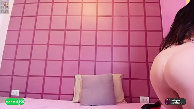 Snapshot of LissMonroe chatting on September 21, 2025, 11:56 am LissMonroe online show from September 21, 2025, 11:56 am