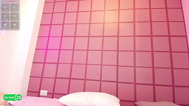 Snapshot of LissMonroe chatting on November 19, 2025, 10:48 am LissMonroe online show from November 19, 2025, 10:48 am