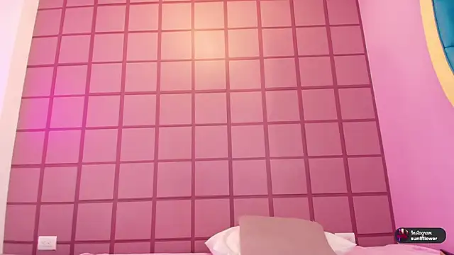 Snapshot of LissMonroe chatting on November 21, 2025, 10:36 am LissMonroe online show from November 21, 2025, 10:36 am