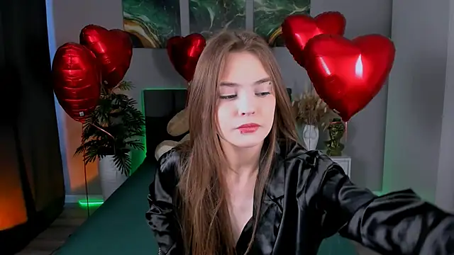 Snapshot of RayWillliams chatting on February 14, 2025, 6:02 am RayWillliams online show from February 14, 2025, 6:02 am