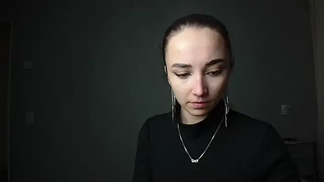 Eva Gloryy online show from March 12, 2025, 5:49 pm