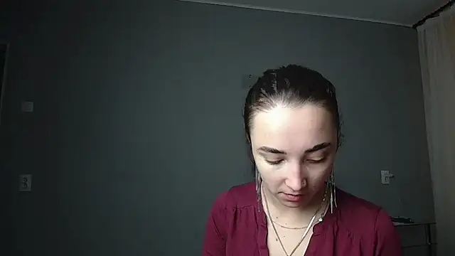 Eva Gloryy online show from March 13, 2025, 2:33 pm